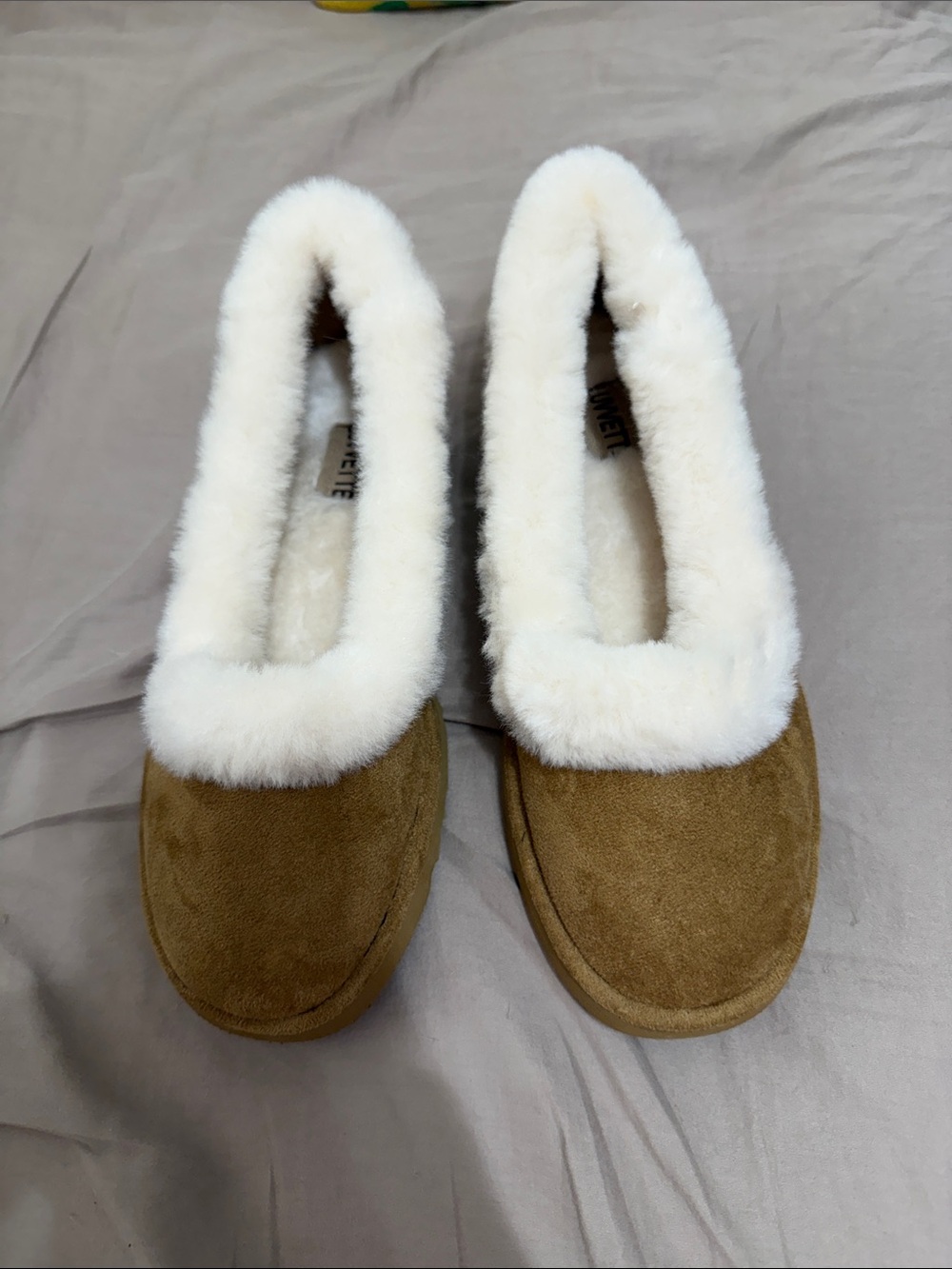 Cozy Faux-Suede Slip-On Slippers with Plush Cream Collar - Women